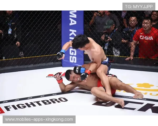 MMA年轻选手体能爆发，赛场节奏被刷新